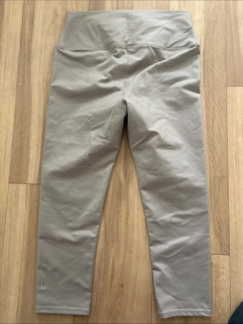 ALO Yoga stretchy kids